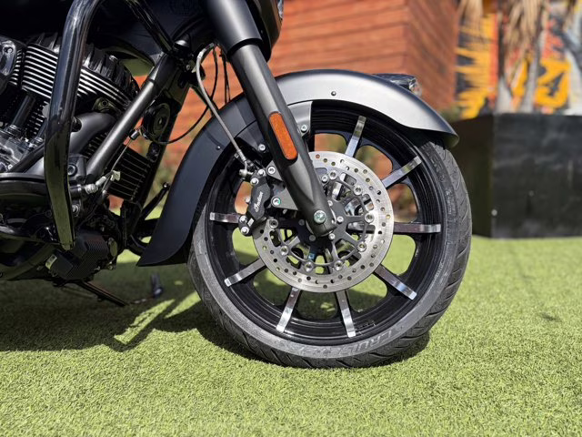 2025 BLACK SMOKE Indian CHIEFTAIN POWER PLUS DARK HORSE  112 RIDER ASSISIT