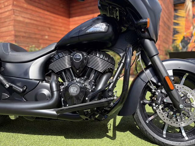 2025 BLACK SMOKE Indian CHIEFTAIN POWER PLUS DARK HORSE  112 RIDER ASSISIT