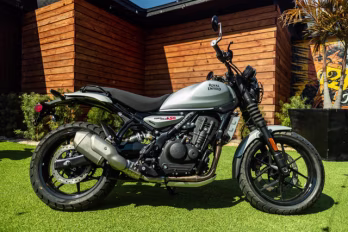 2026 SMOKE SILVER Royal Enfield GUERRILLA 450