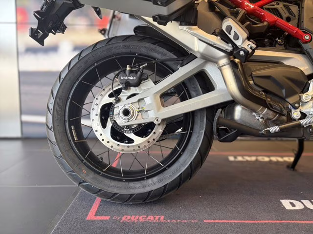 2025 DUCATI RED Ducati Multistrada V4 Rally SPOKES WHEELS
