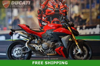 2026 DUCATI RED Ducati STREET FIGHTER V2S