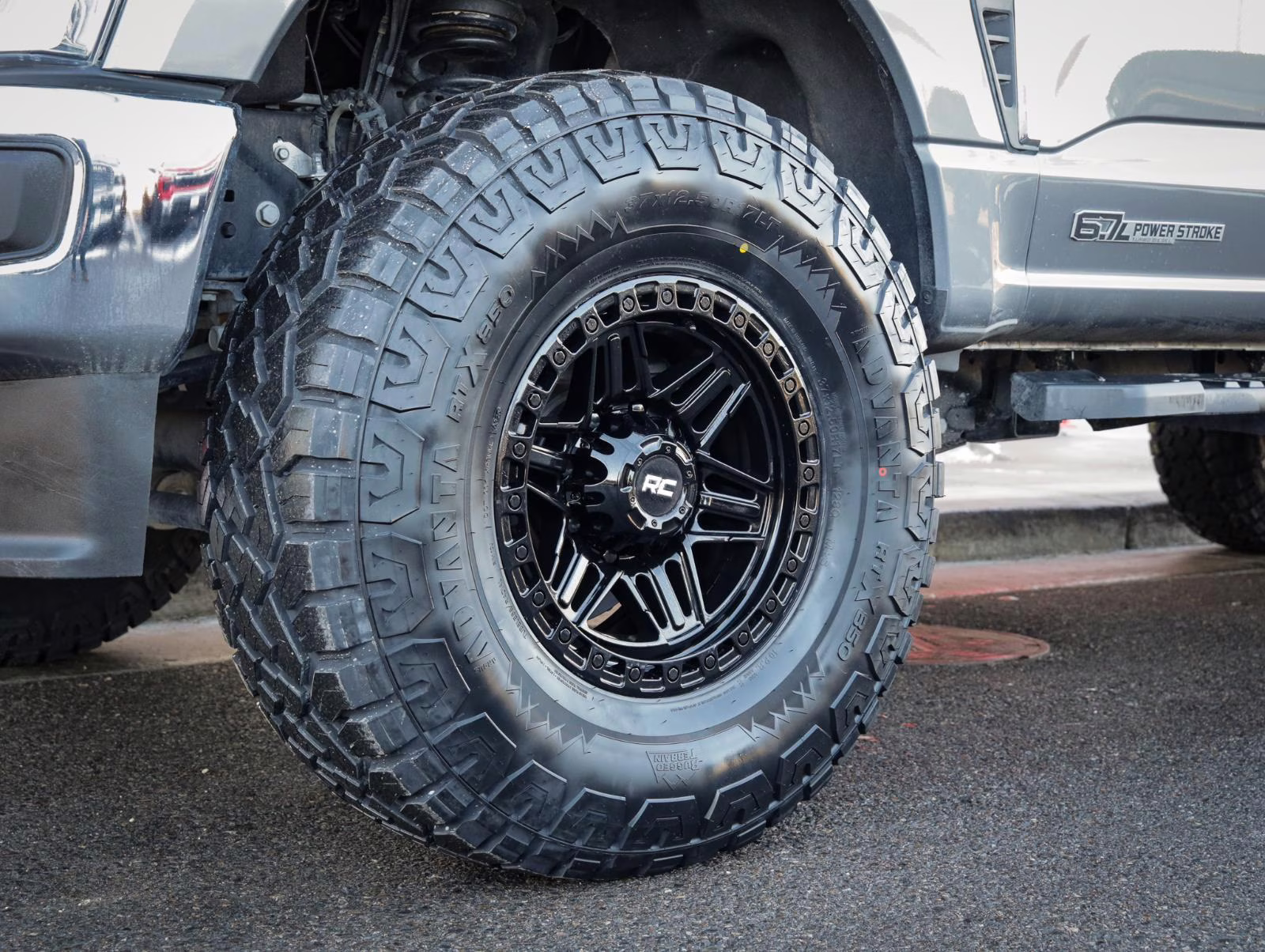 2024 Carbonized Gray Ford Super Duty F-250 SRW LARIAT 4X4 Truck