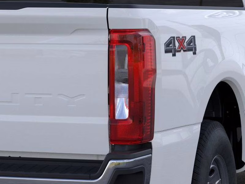 2026 Oxford White Ford Super Duty F-250 SRW XL 4X4 Truck