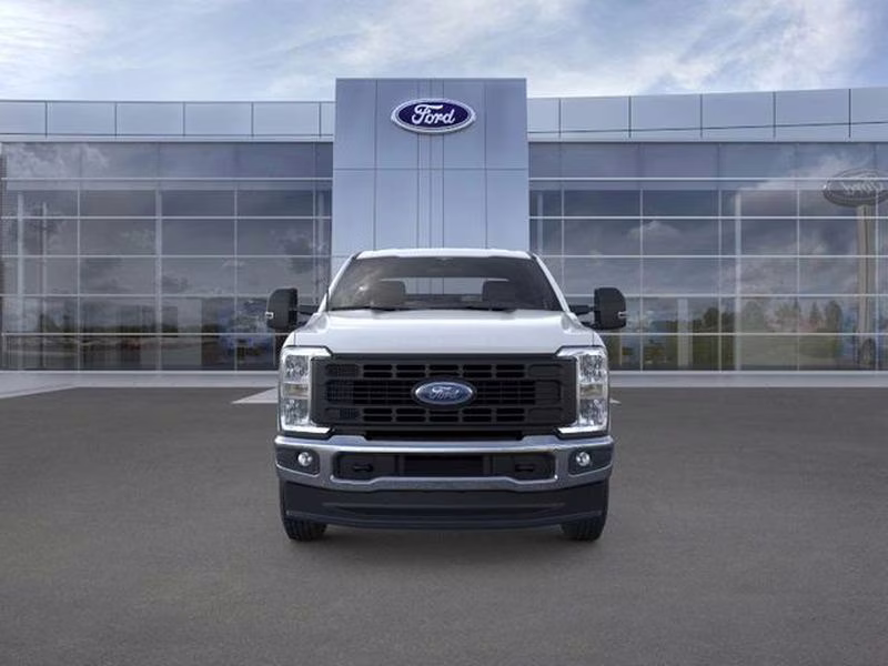 2026 Oxford White Ford Super Duty F-250 SRW XL 4X4 Truck