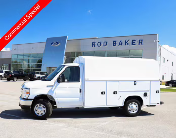 2026 Oxford White Ford E-Series Cutaway Base RWD Chassis