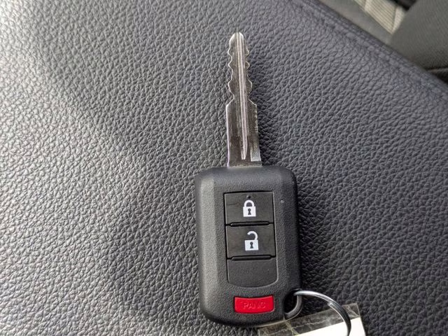 2025 Mercury Gray Metallic Mitsubishi Outlander Sport 2.0 ES 4X4 SUV