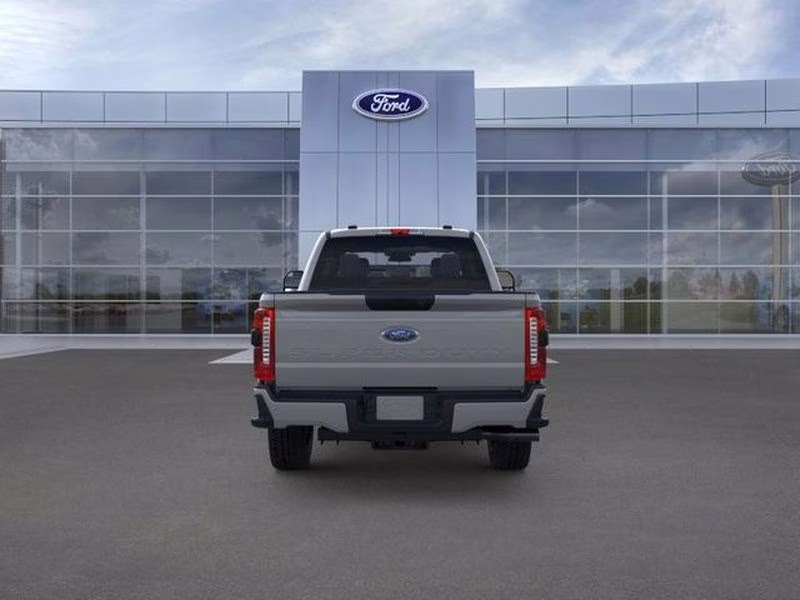 2026 Avalanche Ford Super Duty F-350 SRW XL 4X4 Truck