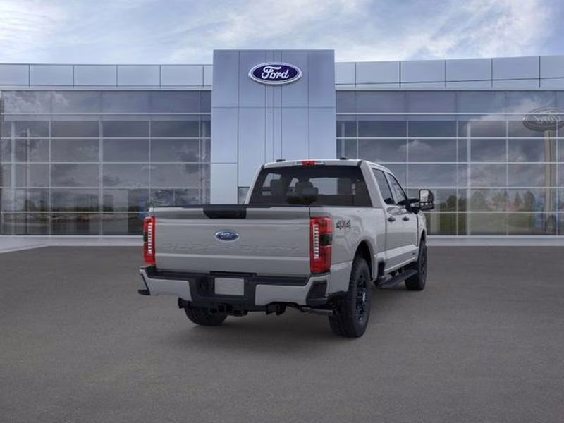 2026 Avalanche Ford Super Duty F-350 SRW XL 4X4 Truck
