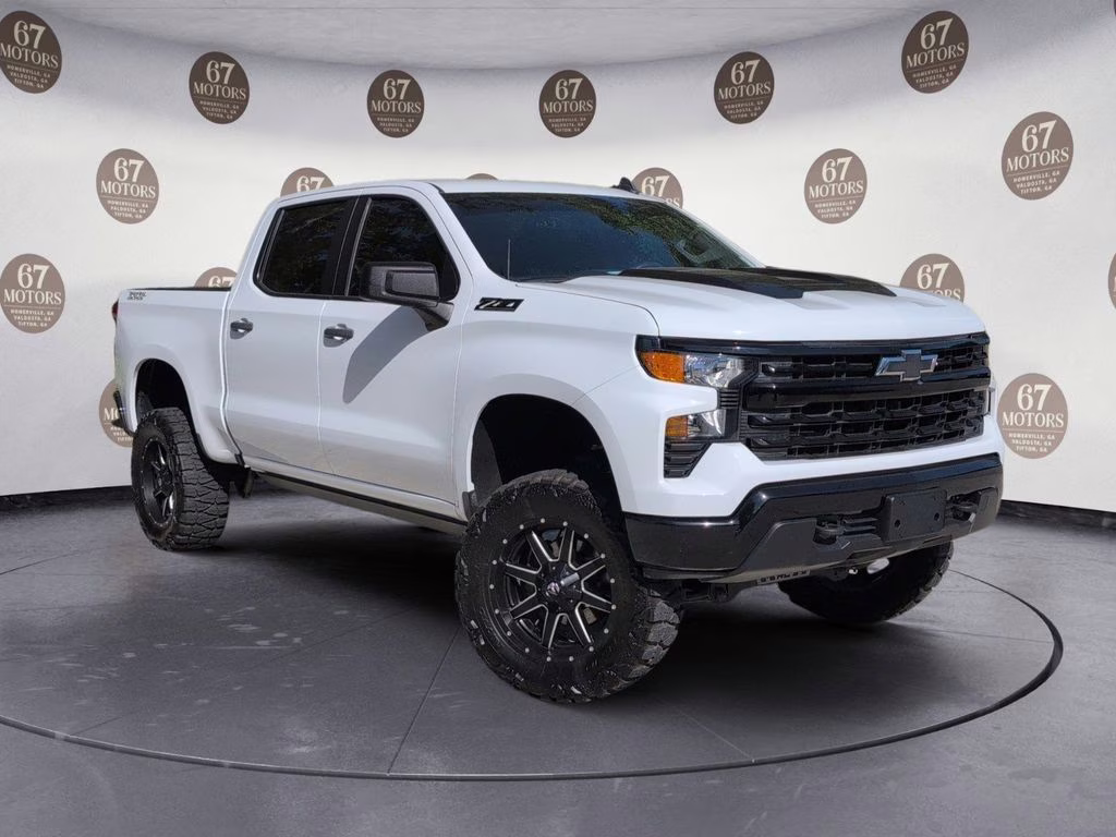 2022 Summit White Chevrolet Silverado 1500 Custom Trail Boss 4X4 Truck