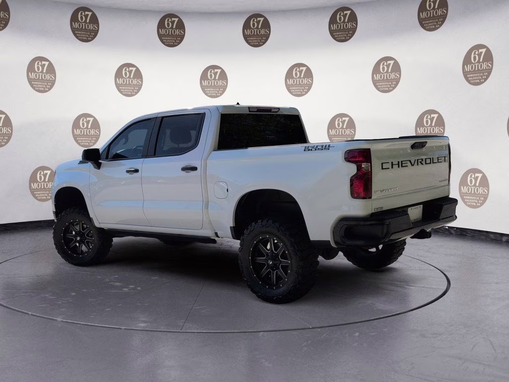 2022 Summit White Chevrolet Silverado 1500 Custom Trail Boss 4X4 Truck
