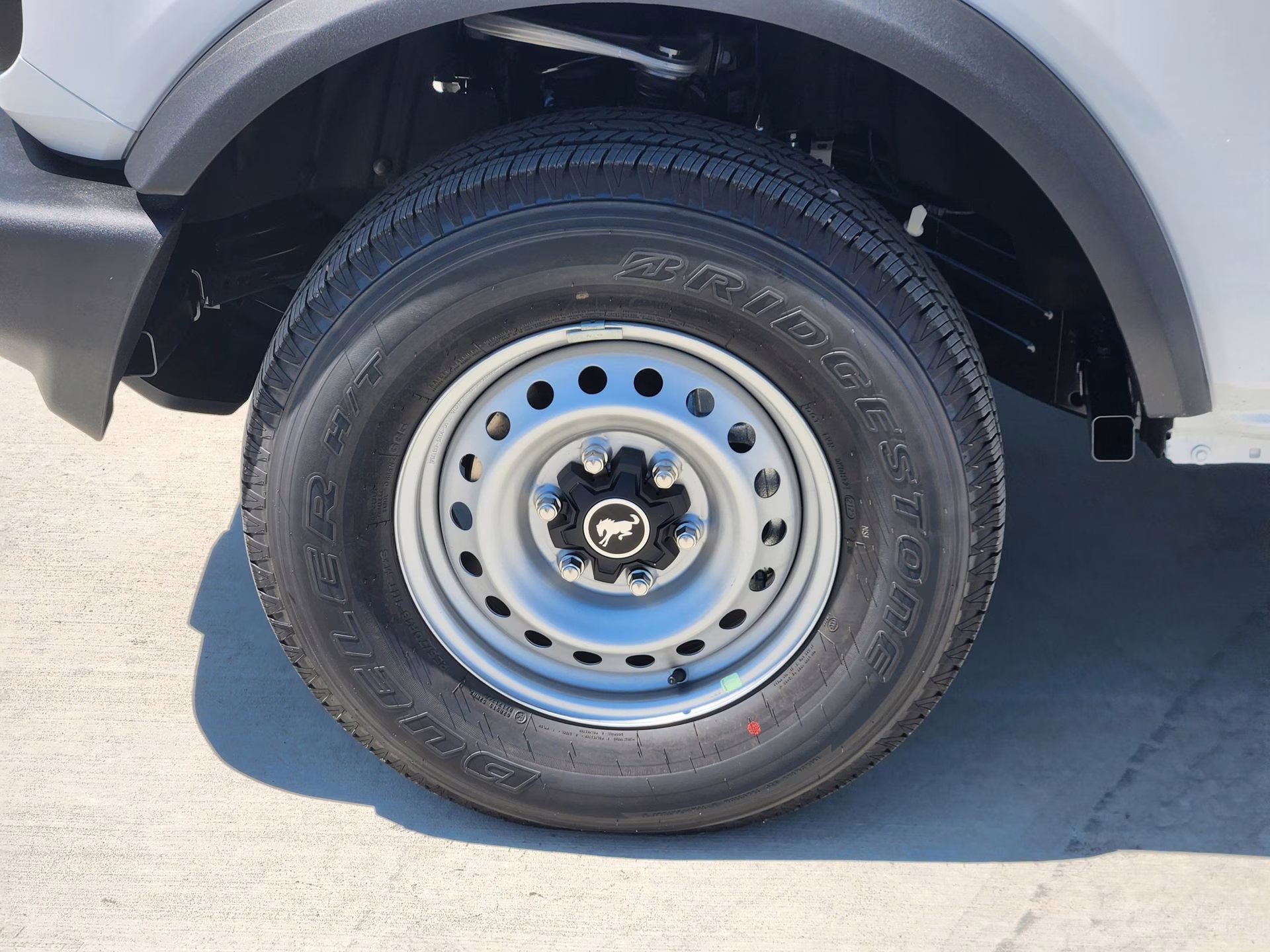 2025 Oxford White Ford Bronco Base 4X4 SUV