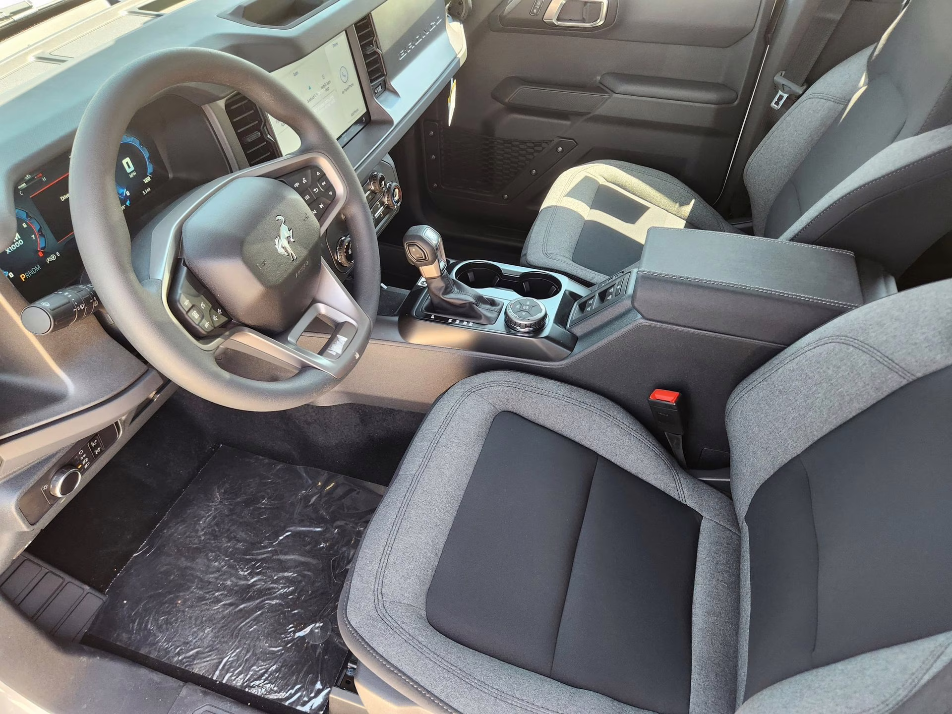 2025 Oxford White Ford Bronco Base 4X4 SUV