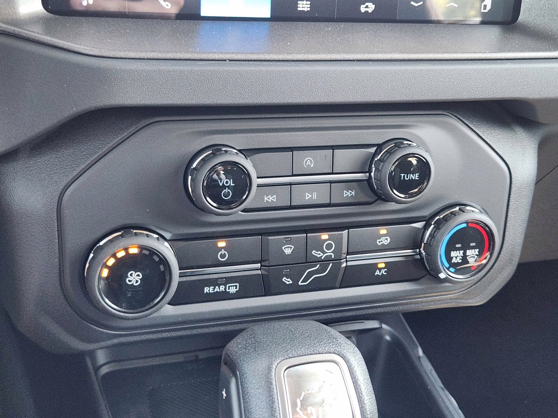 2025 Oxford White Ford Bronco Base 4X4 SUV