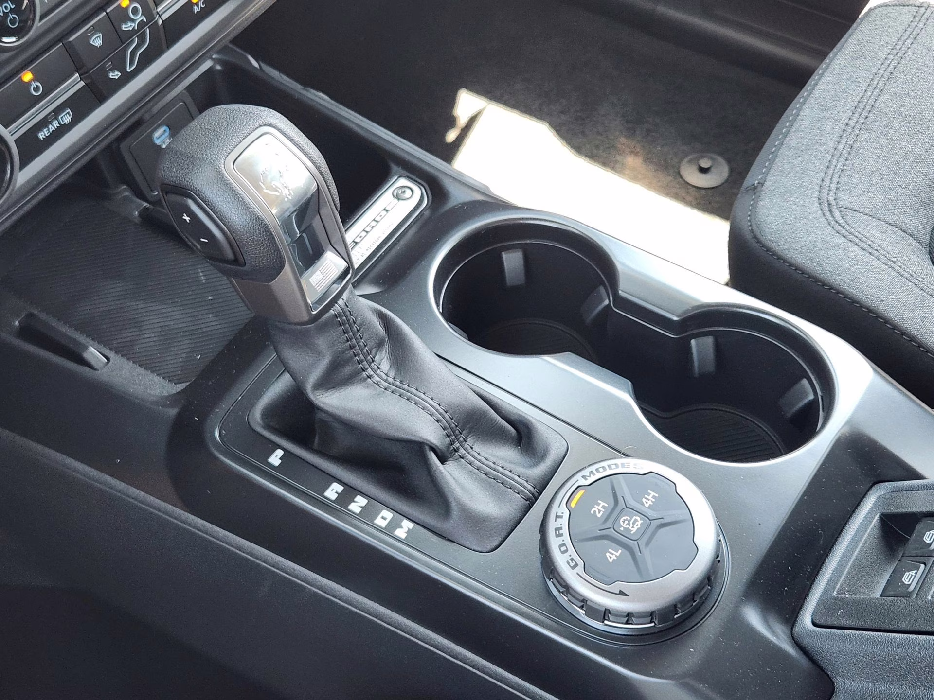 2025 Oxford White Ford Bronco Base 4X4 SUV