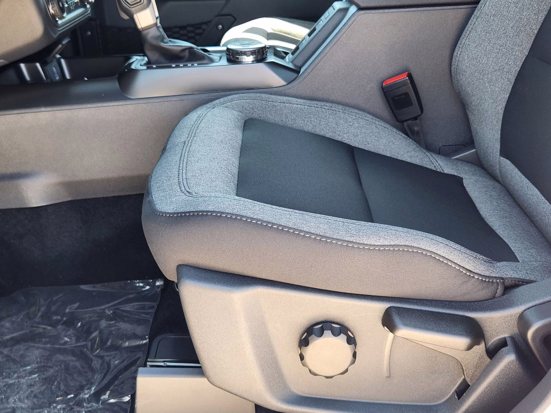 2025 Oxford White Ford Bronco Base 4X4 SUV