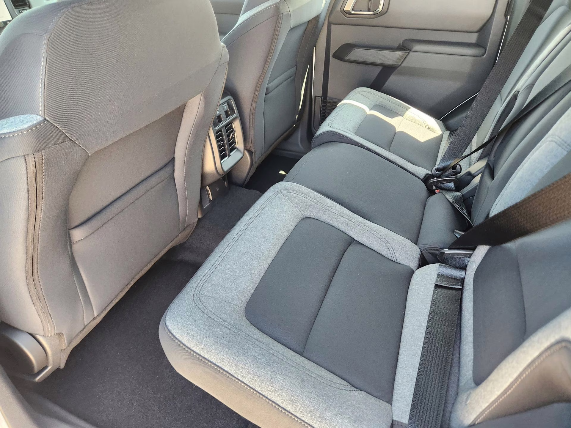 2025 Oxford White Ford Bronco Base 4X4 SUV