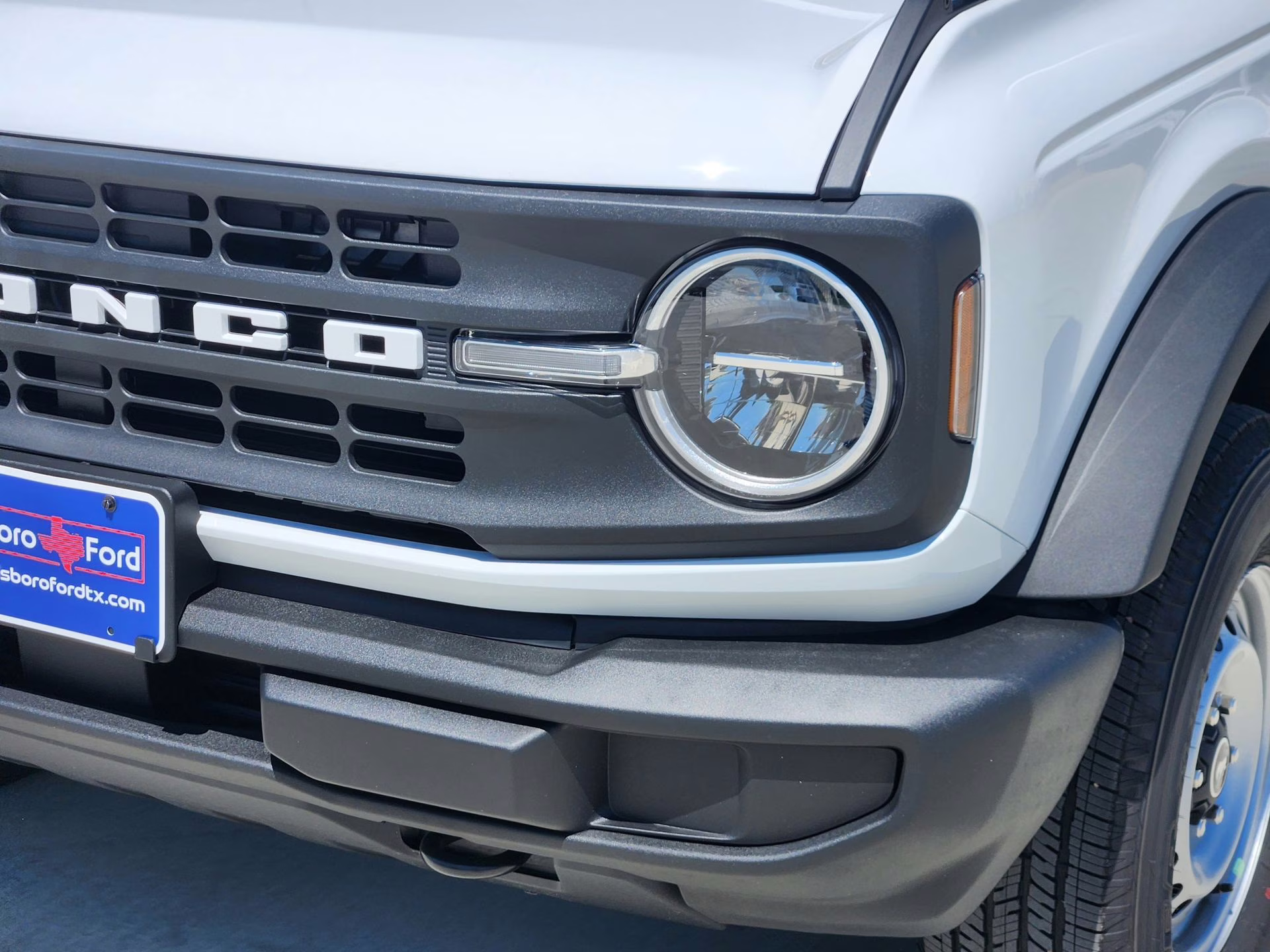 2025 Oxford White Ford Bronco Base 4X4 SUV