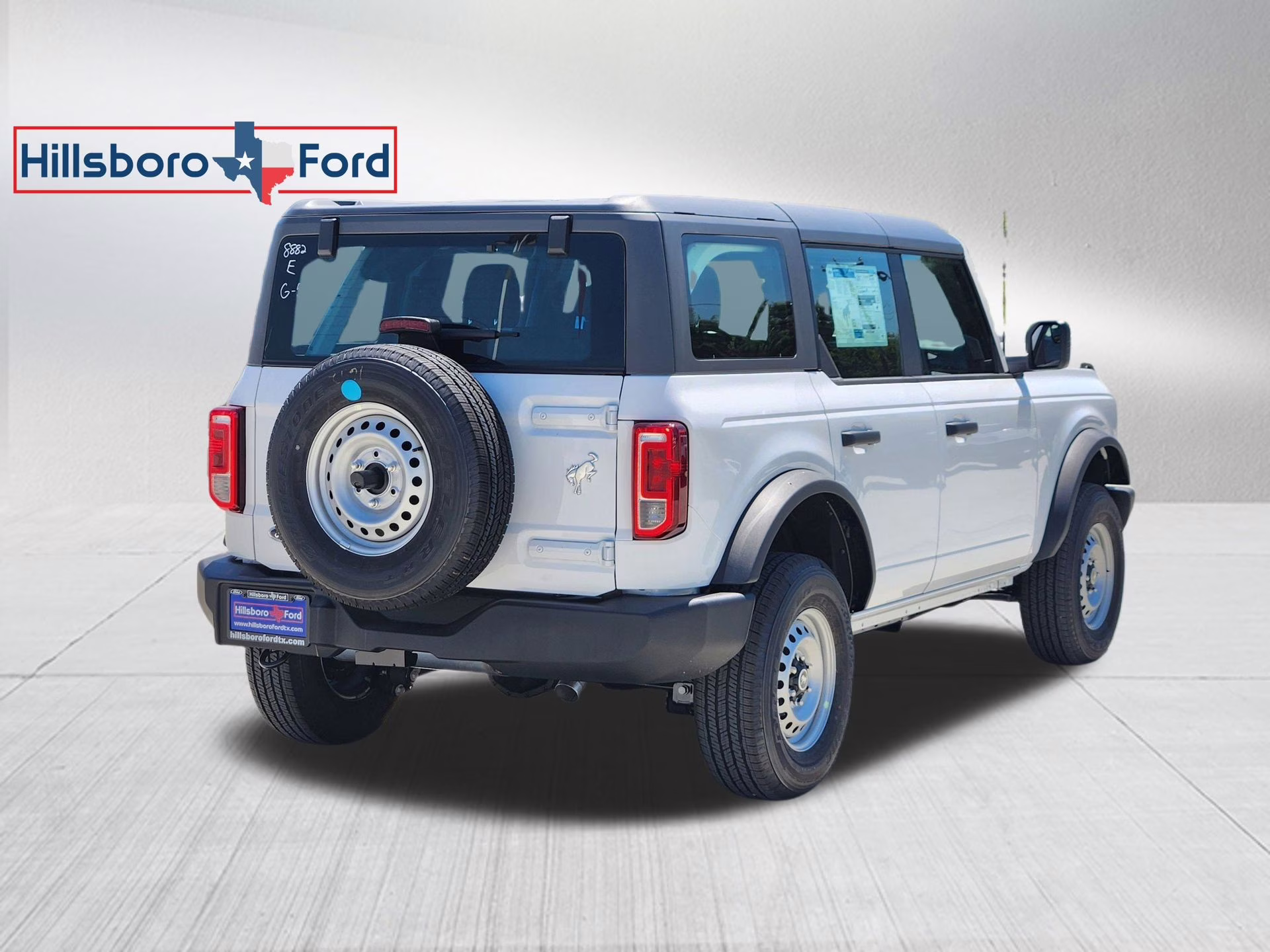 2025 Oxford White Ford Bronco Base 4X4 SUV