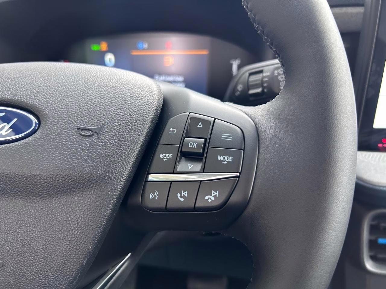 2025 Space White Metallic Ford Maverick XLT FWD Truck