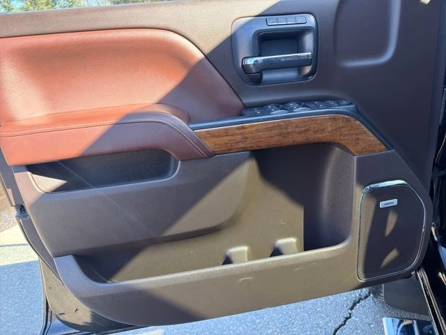 2019 Black Chevrolet Silverado 2500HD High Country 4X4 Truck