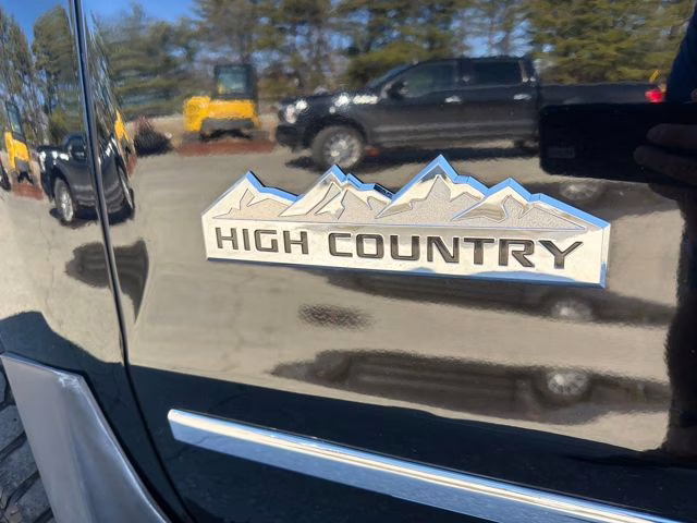 2019 Black Chevrolet Silverado 2500HD High Country 4X4 Truck