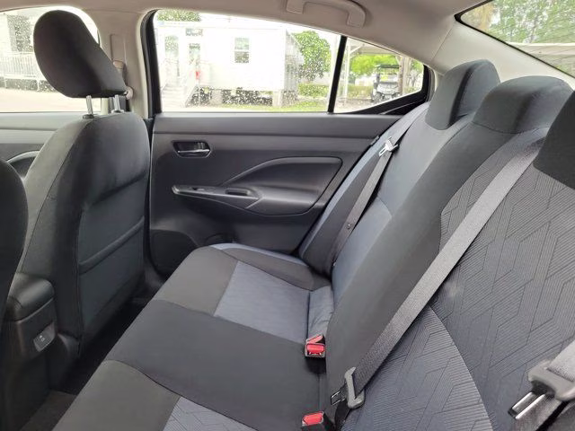 2025 Super Black Metallic Nissan Versa 1.6 SV FWD Sedan