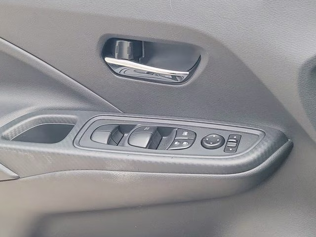 2025 Super Black Metallic Nissan Versa 1.6 SV FWD Sedan
