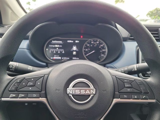 2025 Super Black Metallic Nissan Versa 1.6 SV FWD Sedan