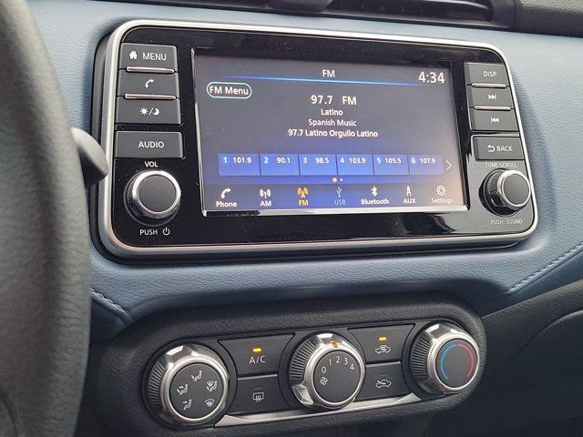 2025 Super Black Metallic Nissan Versa 1.6 SV FWD Sedan