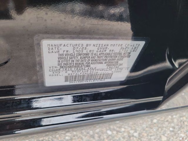 2025 Super Black Metallic Nissan Versa 1.6 SV FWD Sedan