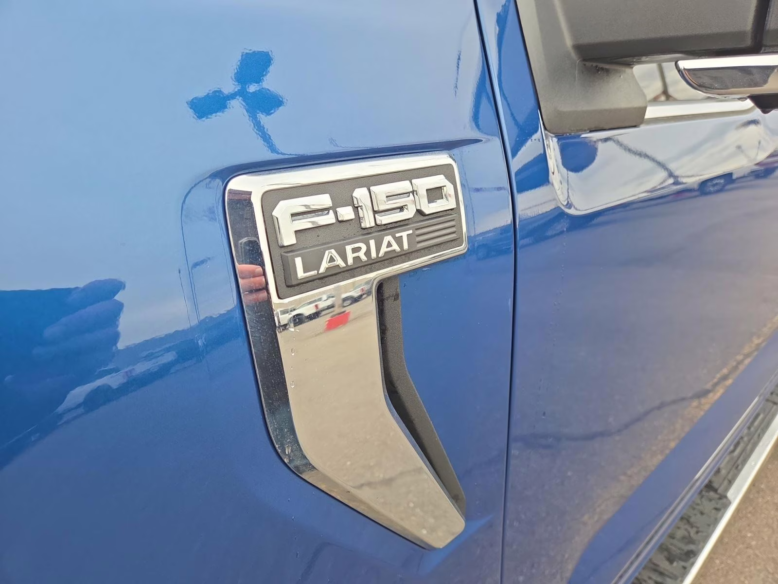 2025 Atlas Blue Ford F-150 LARIAT 4X4 Truck