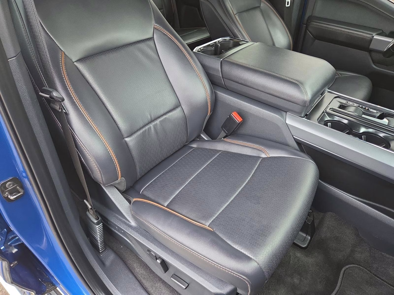 2025 Atlas Blue Ford F-150 LARIAT 4X4 Truck