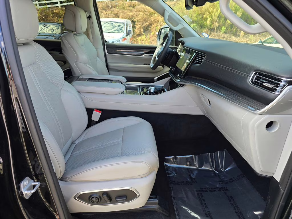 2022 Diamond Black Crystal Pearlcoat Jeep Wagoneer Series II 4X4 SUV