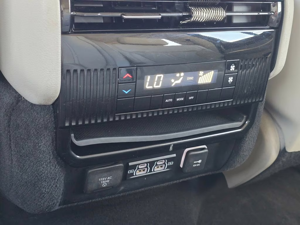 2022 Diamond Black Crystal Pearlcoat Jeep Wagoneer Series II 4X4 SUV