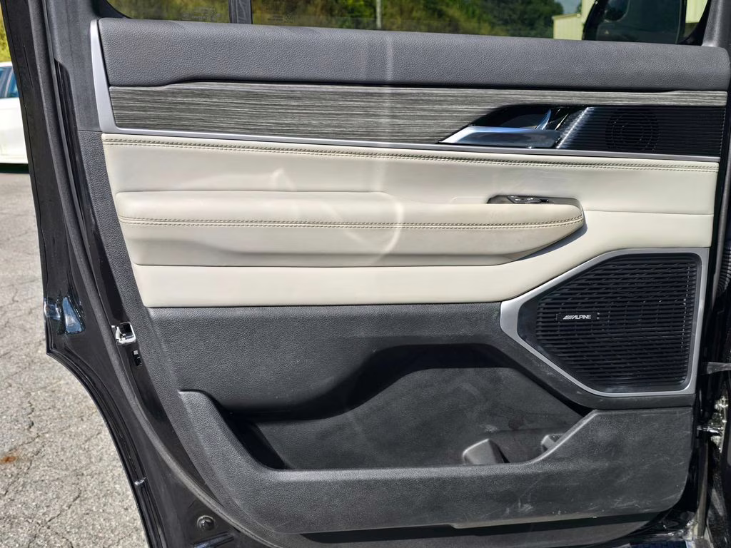 2022 Diamond Black Crystal Pearlcoat Jeep Wagoneer Series II 4X4 SUV