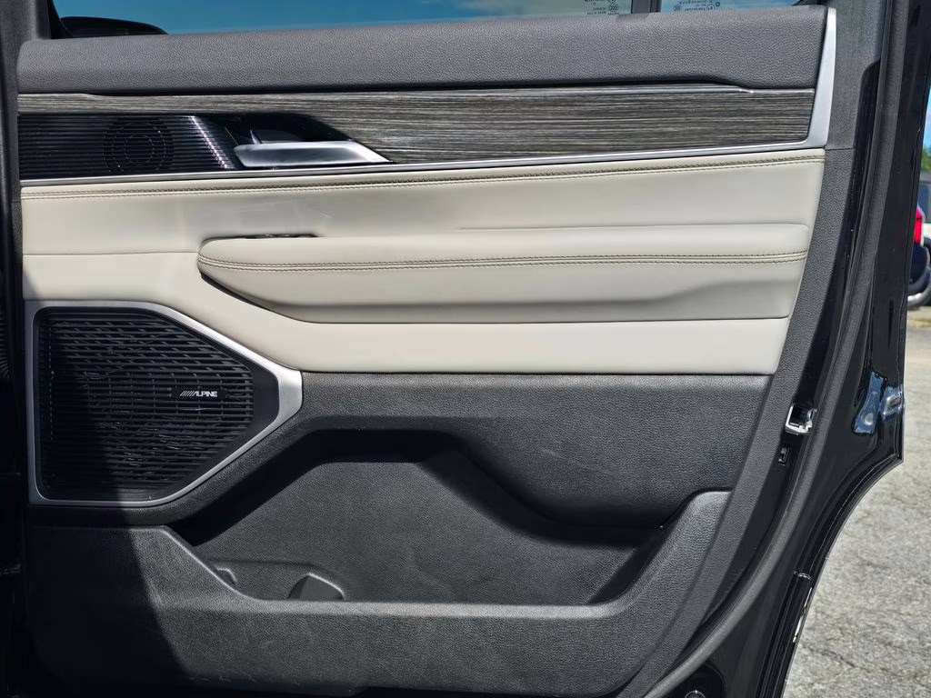 2022 Diamond Black Crystal Pearlcoat Jeep Wagoneer Series II 4X4 SUV