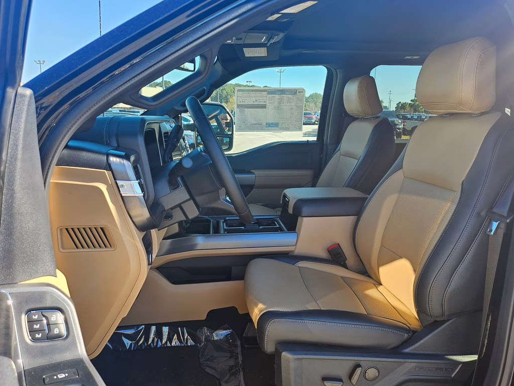 2026 Agate Black Metallic Ford Super Duty F-350 SRW Lariat 4X4 Truck