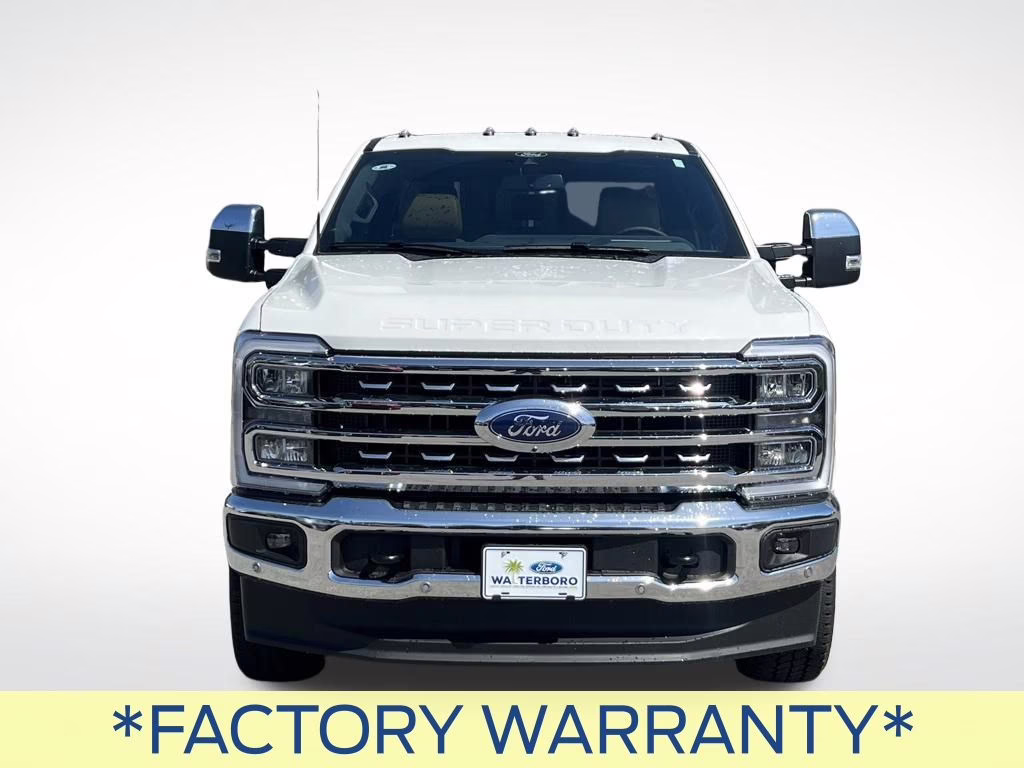 2025 Star White Metallic Tri-Coat Ford Super Duty F-350 SRW Lariat 4X4 Truck