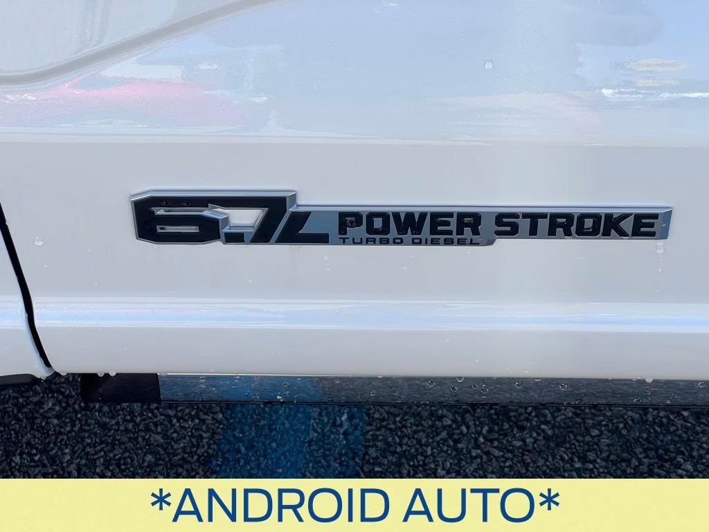 2025 Star White Metallic Tri-Coat Ford Super Duty F-350 SRW Lariat 4X4 Truck