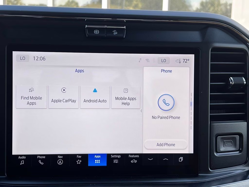 2025 Star White Metallic Tri-Coat Ford Super Duty F-350 SRW Lariat 4X4 Truck