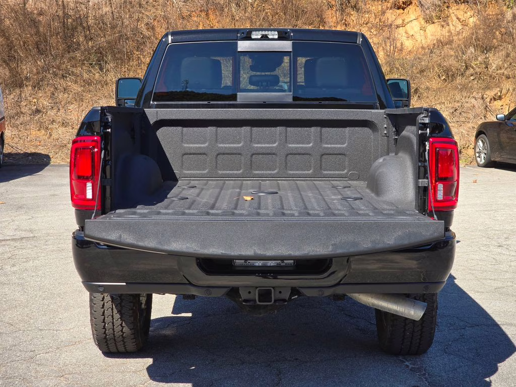 2026 Diamond Black Crystal Pearlcoat Ram 2500 Laramie 4X4 Truck