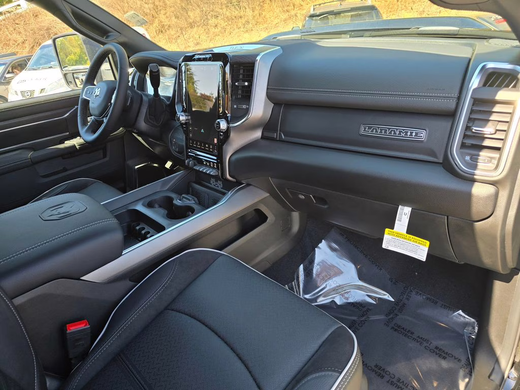 2026 Diamond Black Crystal Pearlcoat Ram 2500 Laramie 4X4 Truck