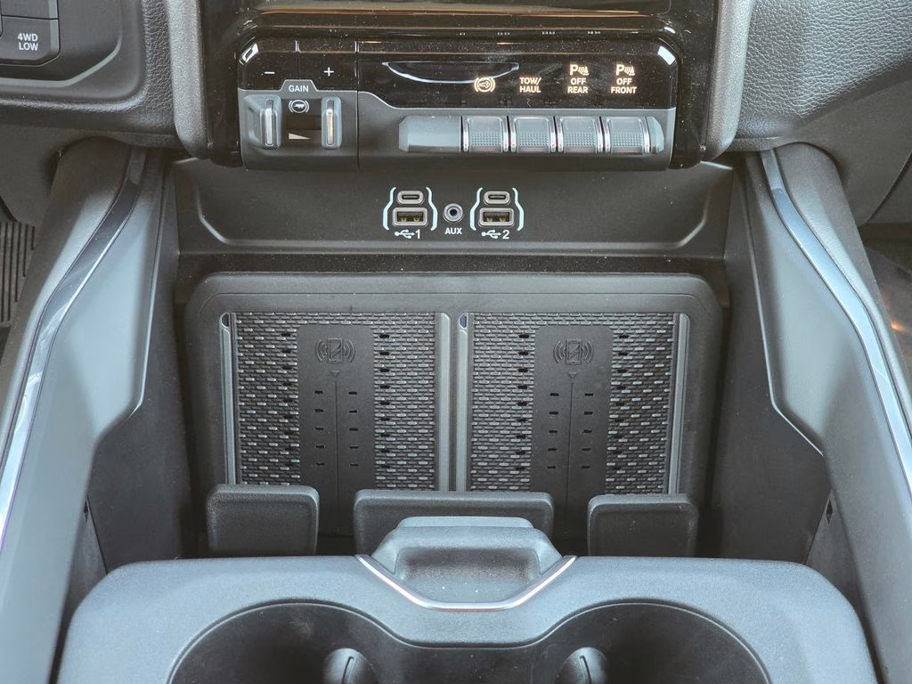 2026 Diamond Black Crystal Pearlcoat Ram 2500 Laramie 4X4 Truck