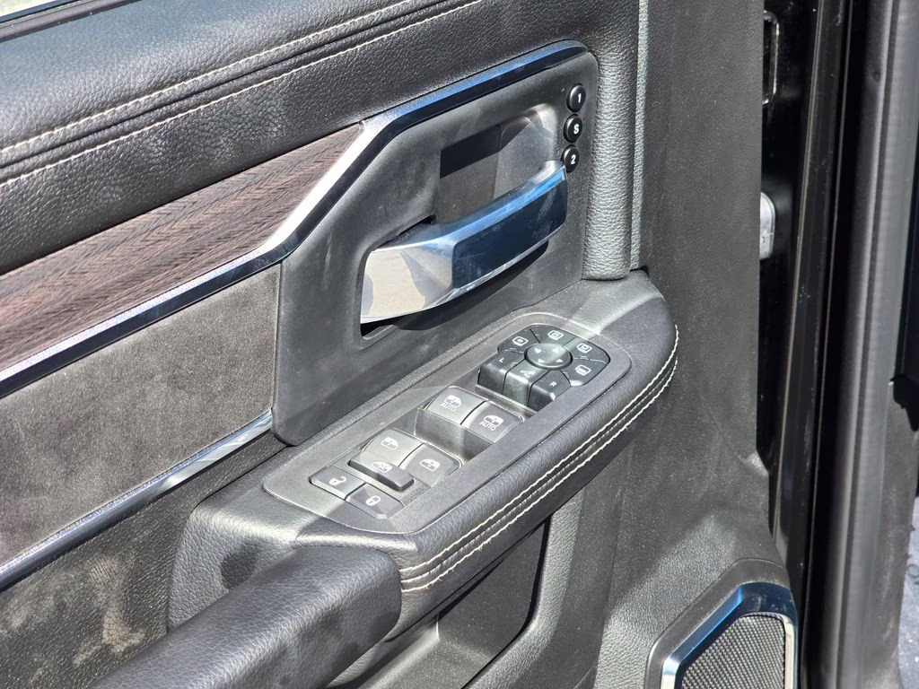 2026 Diamond Black Crystal Pearlcoat Ram 2500 Laramie 4X4 Truck