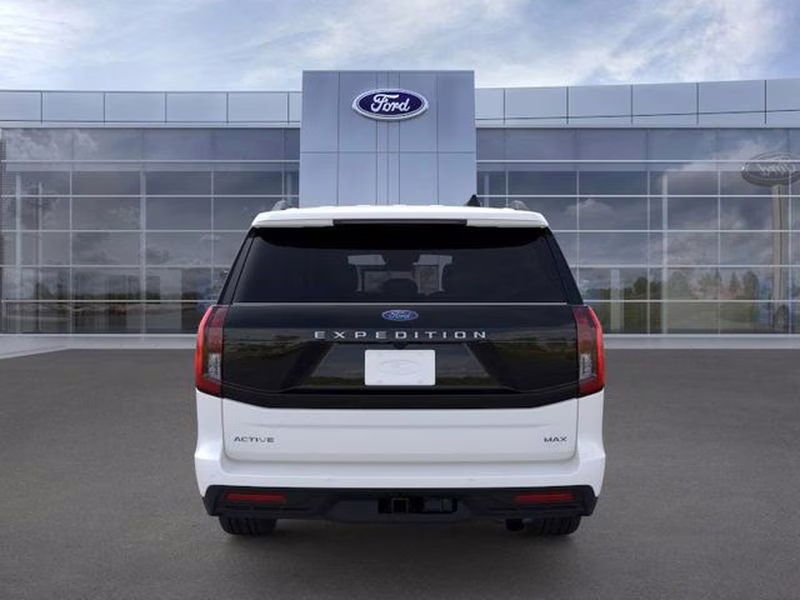 2025 Star White Metallic Tri-Coat Ford Expedition Max Active RWD SUV