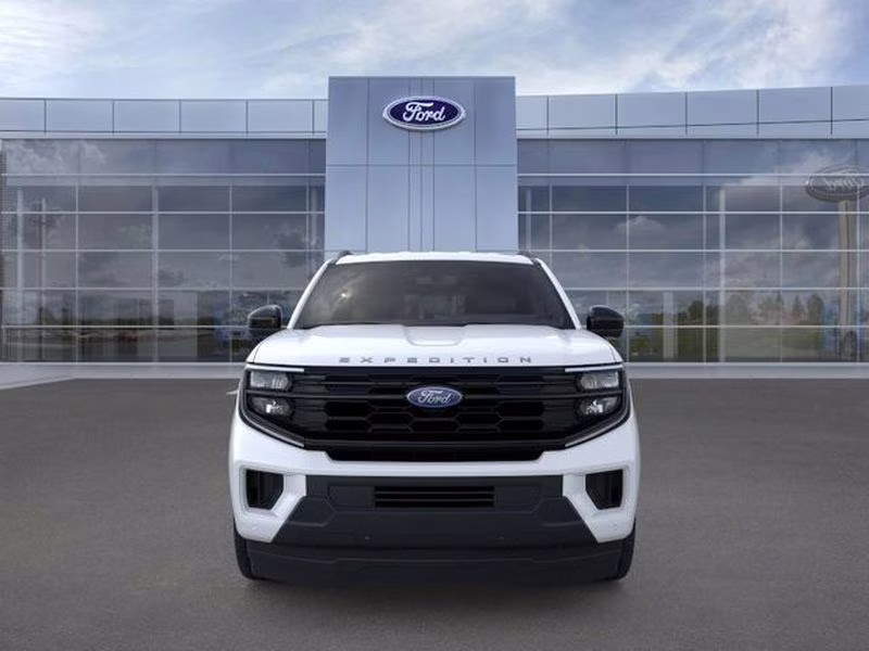 2025 Star White Metallic Tri-Coat Ford Expedition Max Active RWD SUV