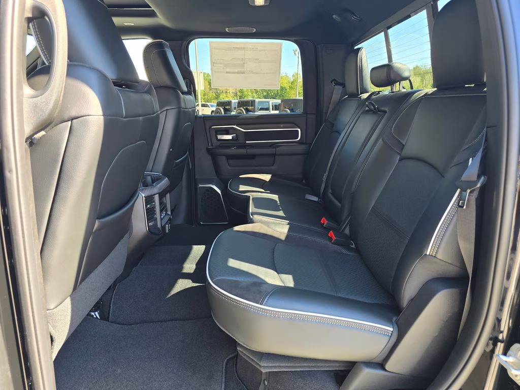 2026 Diamond Black Crystal Pearlcoat Ram 2500 Laramie 4X4 Truck