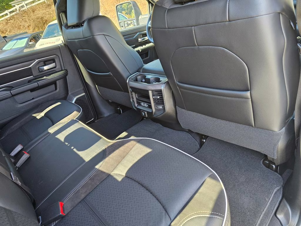 2026 Diamond Black Crystal Pearlcoat Ram 2500 Laramie 4X4 Truck