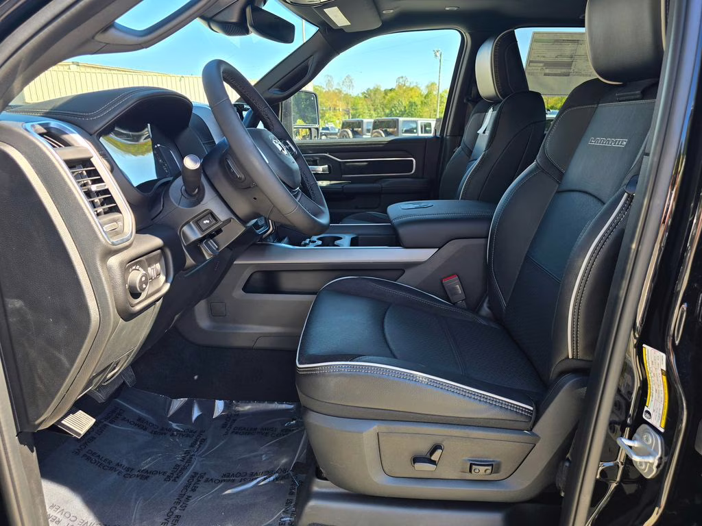 2026 Diamond Black Crystal Pearlcoat Ram 2500 Laramie 4X4 Truck