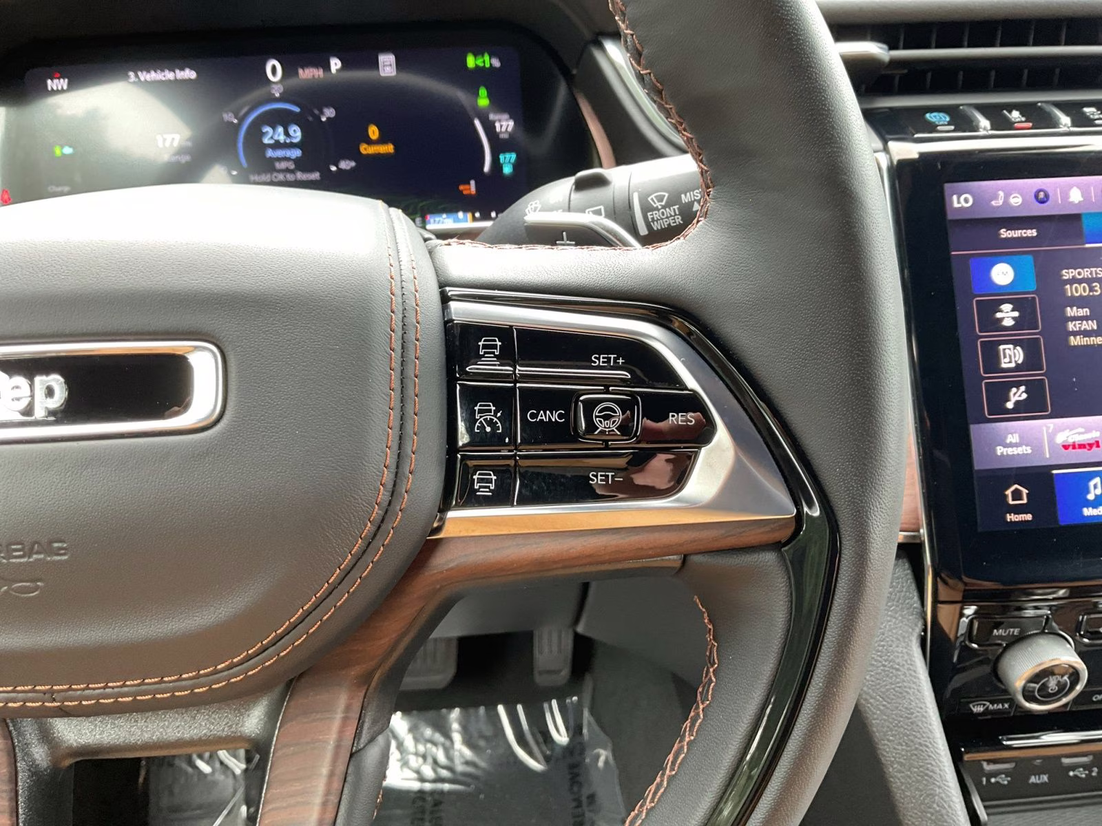 2024 Diamond Black Crystal Pearlcoat Jeep Grand Cherokee Summit 4xe 4X4 SUV